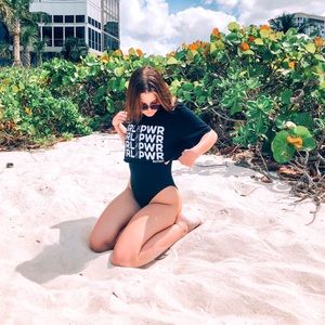 Meet your Posher, Clothes Anon